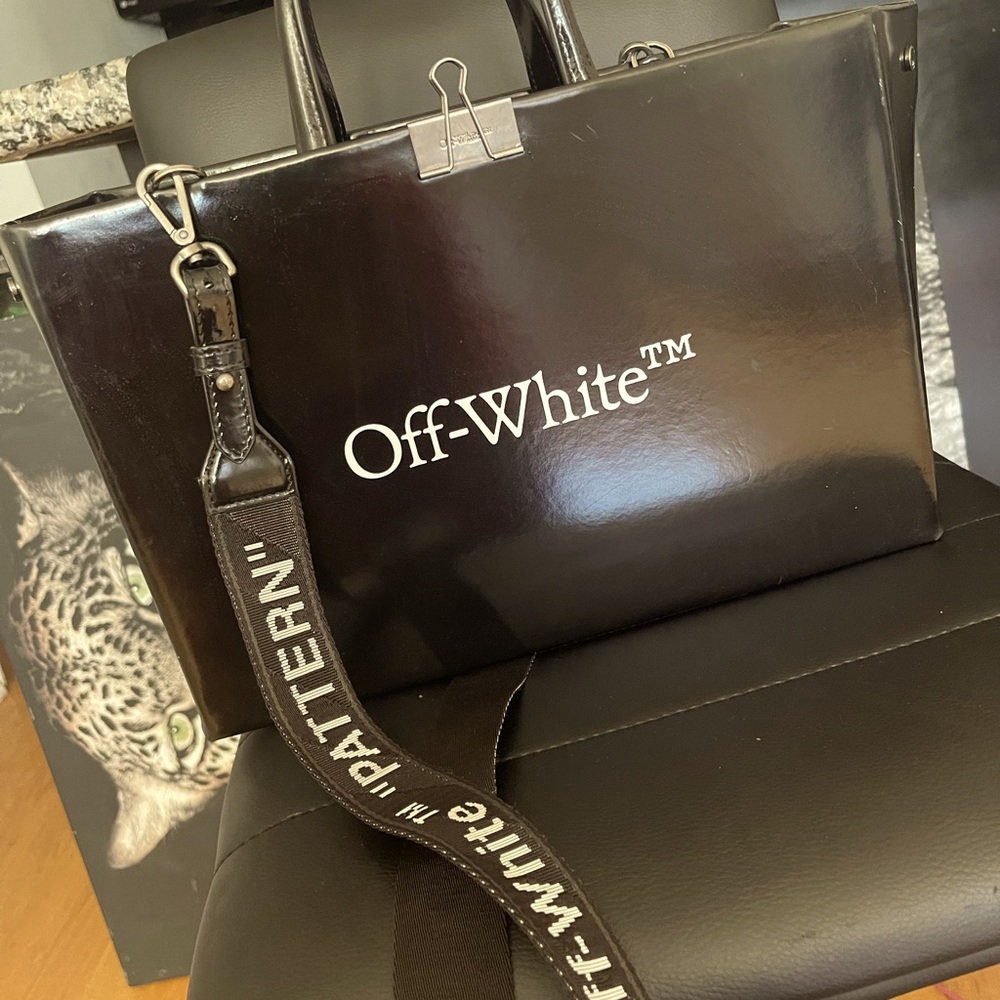Off white medium tote bag